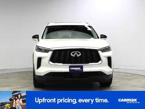 White 2023 INFINITI QX60 Luxe