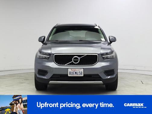 Gray 2019 Volvo XC40 T5 Momentum