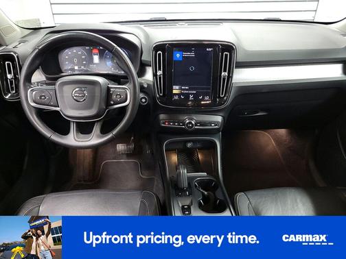 Gray 2019 Volvo XC40 T5 Momentum