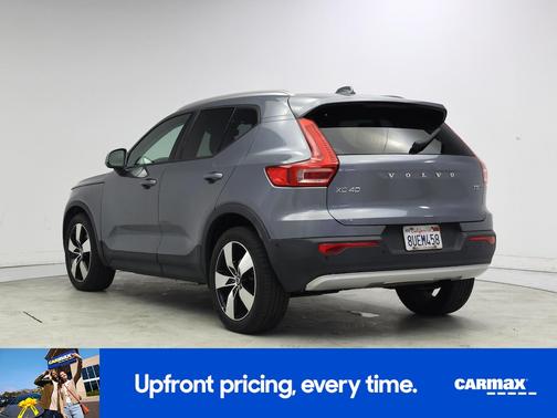 Gray 2019 Volvo XC40 T5 Momentum
