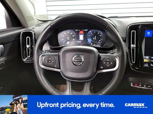Gray 2019 Volvo XC40 T5 Momentum