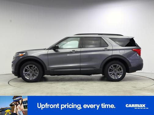 Gray 2022 Ford Explorer XLT