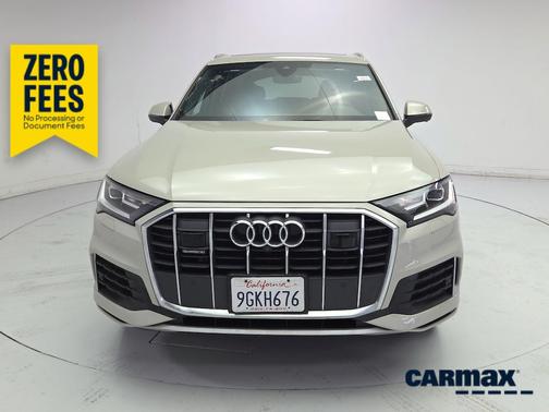 White 2023 Audi Q7 Premium