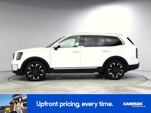 White 2023 Kia Telluride SX