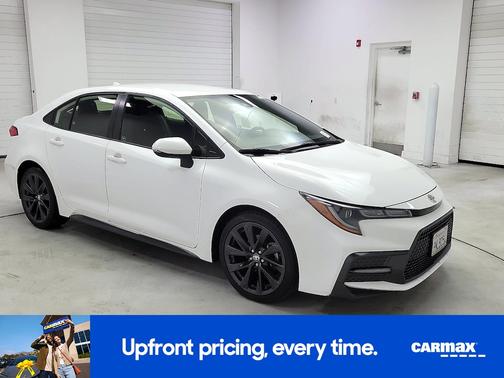 White 2022 Toyota Corolla SE
