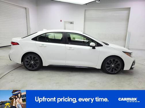 White 2022 Toyota Corolla SE