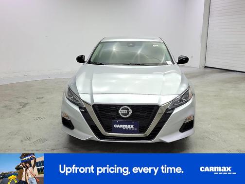 Silver 2022 Nissan Altima SR
