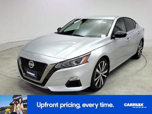 Silver 2022 Nissan Altima SR