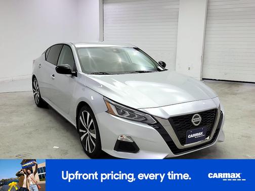 Silver 2022 Nissan Altima SR