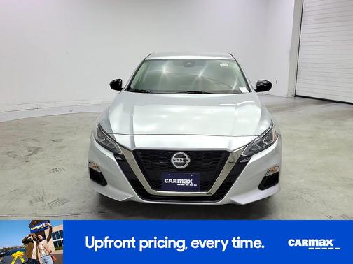 Silver 2022 Nissan Altima SR