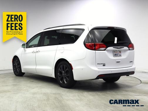 White 2019 Chrysler Pacifica Limited