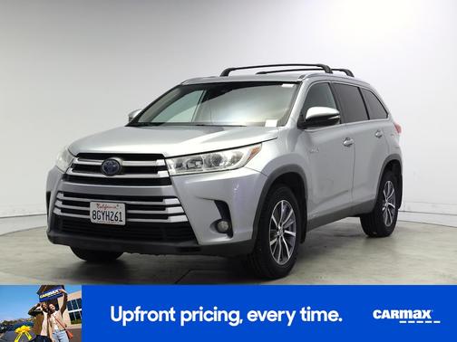 Silver 2019 Toyota Highlander Hybrid XLE
