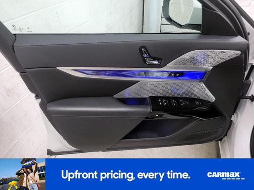 White 2023 BMW i7 XDrive60