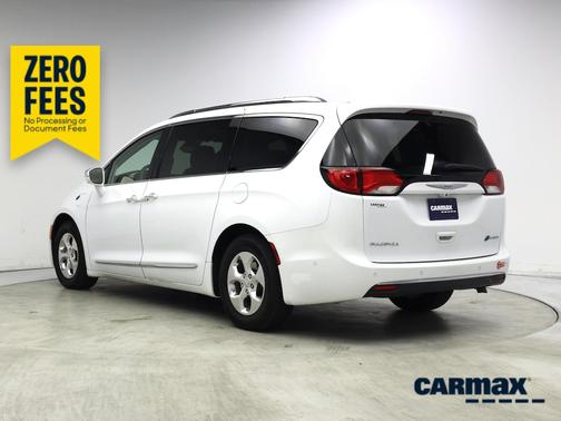 White 2018 Chrysler Pacifica Hybrid Limited