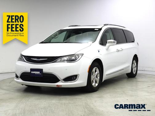 White 2018 Chrysler Pacifica Hybrid Limited