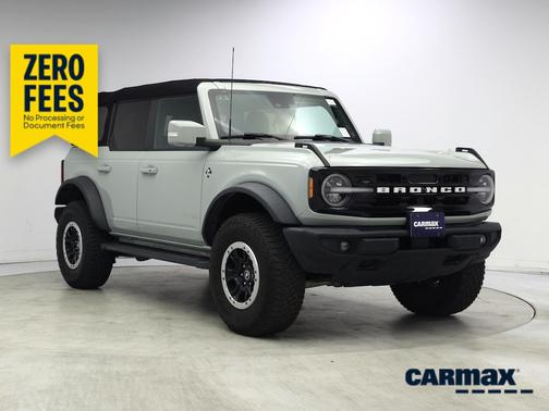 Gray 2023 Ford Bronco Outer Banks