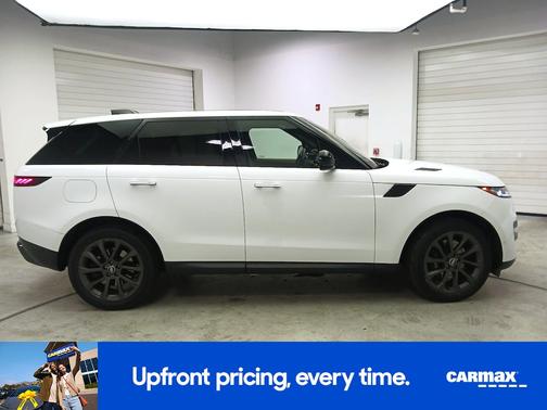 White 2023 Land Rover Range Rover Sport SE