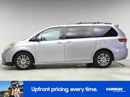 2018 Toyota Sienna XLE
