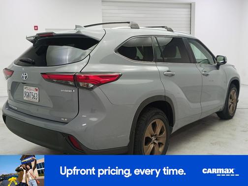 Gray 2023 Toyota Highlander Hybrid Bronze Edition