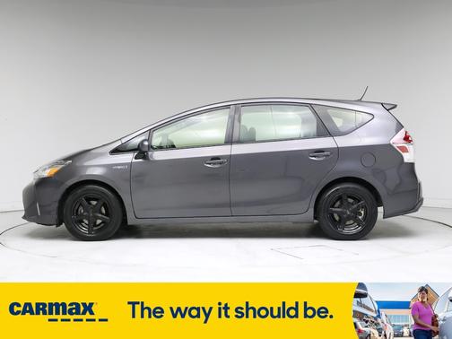 2017 Toyota Prius v Three