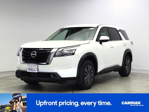 White 2022 Nissan Pathfinder S