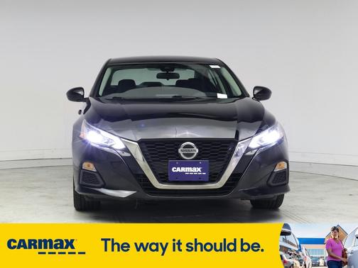 2022 Nissan Altima SR
