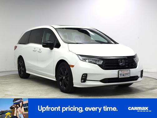 White 2023 Honda Odyssey Sport