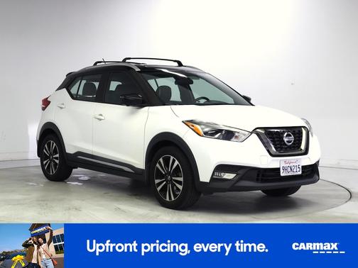 White 2019 Nissan Kicks SR