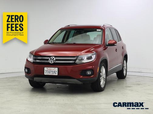 Red 2016 Volkswagen Tiguan SE