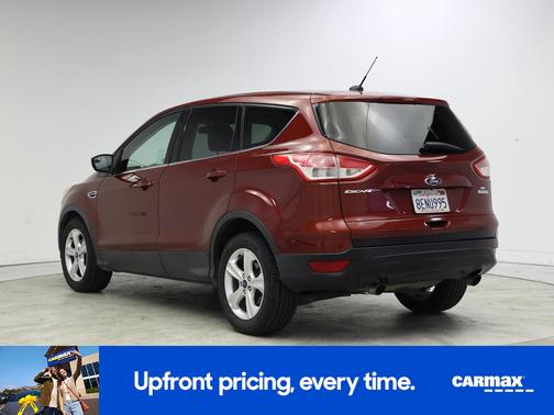 Red 2016 Ford Escape SE