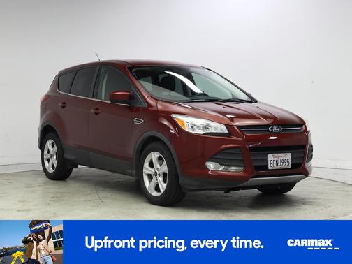 Red 2016 Ford Escape SE