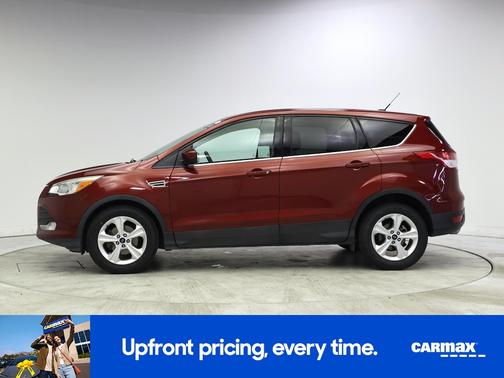 Red 2016 Ford Escape SE
