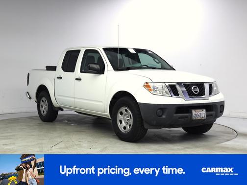White 2014 Nissan Frontier SV