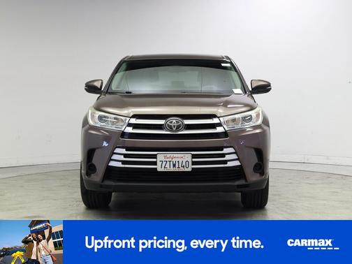 Brown 2017 Toyota Highlander LE