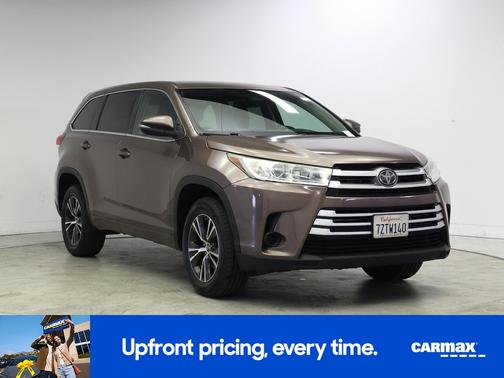 Brown 2017 Toyota Highlander LE