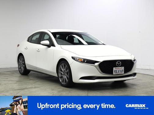 White 2022 Mazda Mazda3 Select
