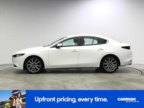 White 2022 Mazda Mazda3 Select
