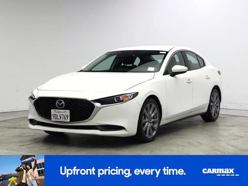 White 2022 Mazda Mazda3 Select