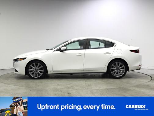 White 2022 Mazda Mazda3 Select