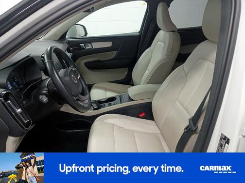 2020 Volvo XC40 T5 Momentum