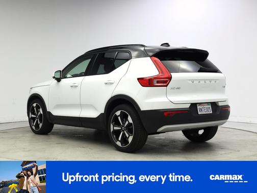 2020 Volvo XC40 T5 Momentum