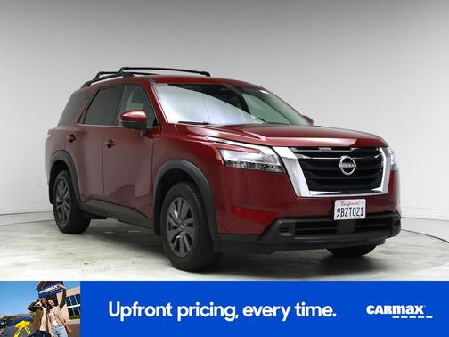 2022 Nissan Pathfinder SV