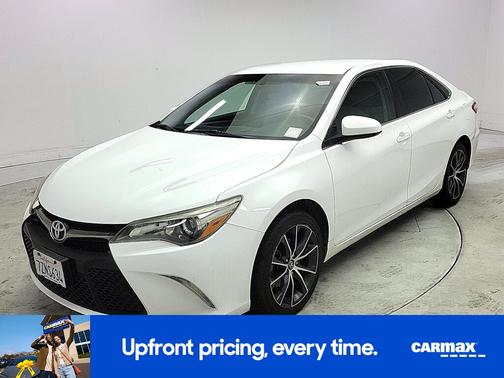 White 2017 Toyota Camry XSE