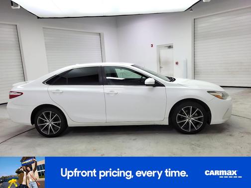 White 2017 Toyota Camry XSE