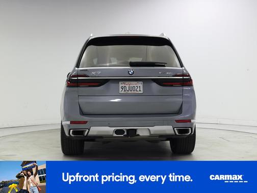 Gray 2023 BMW X7 xDrive40i