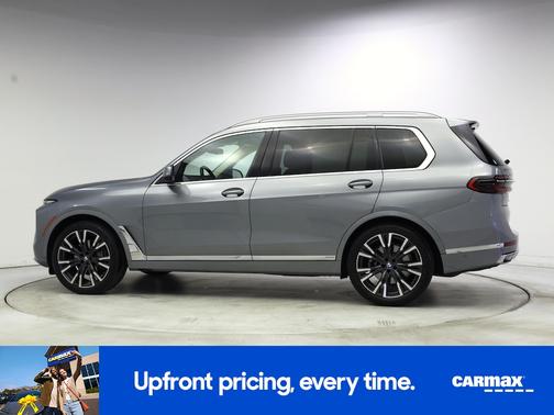 Gray 2023 BMW X7 xDrive40i