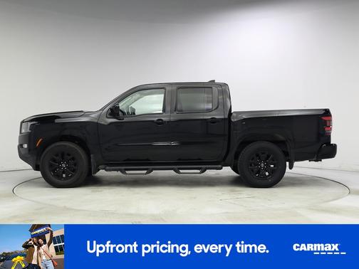 Black 2022 Nissan Frontier SV