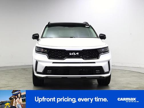 White 2023 Kia Sorento SX Prestige