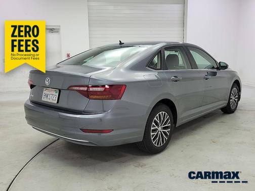 Gray 2019 Volkswagen Jetta SE