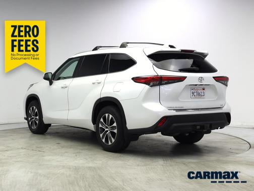 Pearl 2022 Toyota Highlander XLE